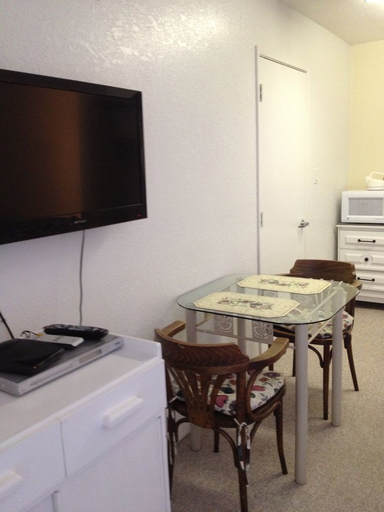 La Villa Motel Okanagan Falls Екстер'єр фото